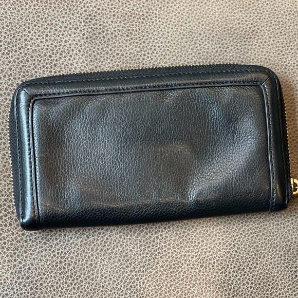 Tory Burch Amanda Wallet - Picture 4 of 4